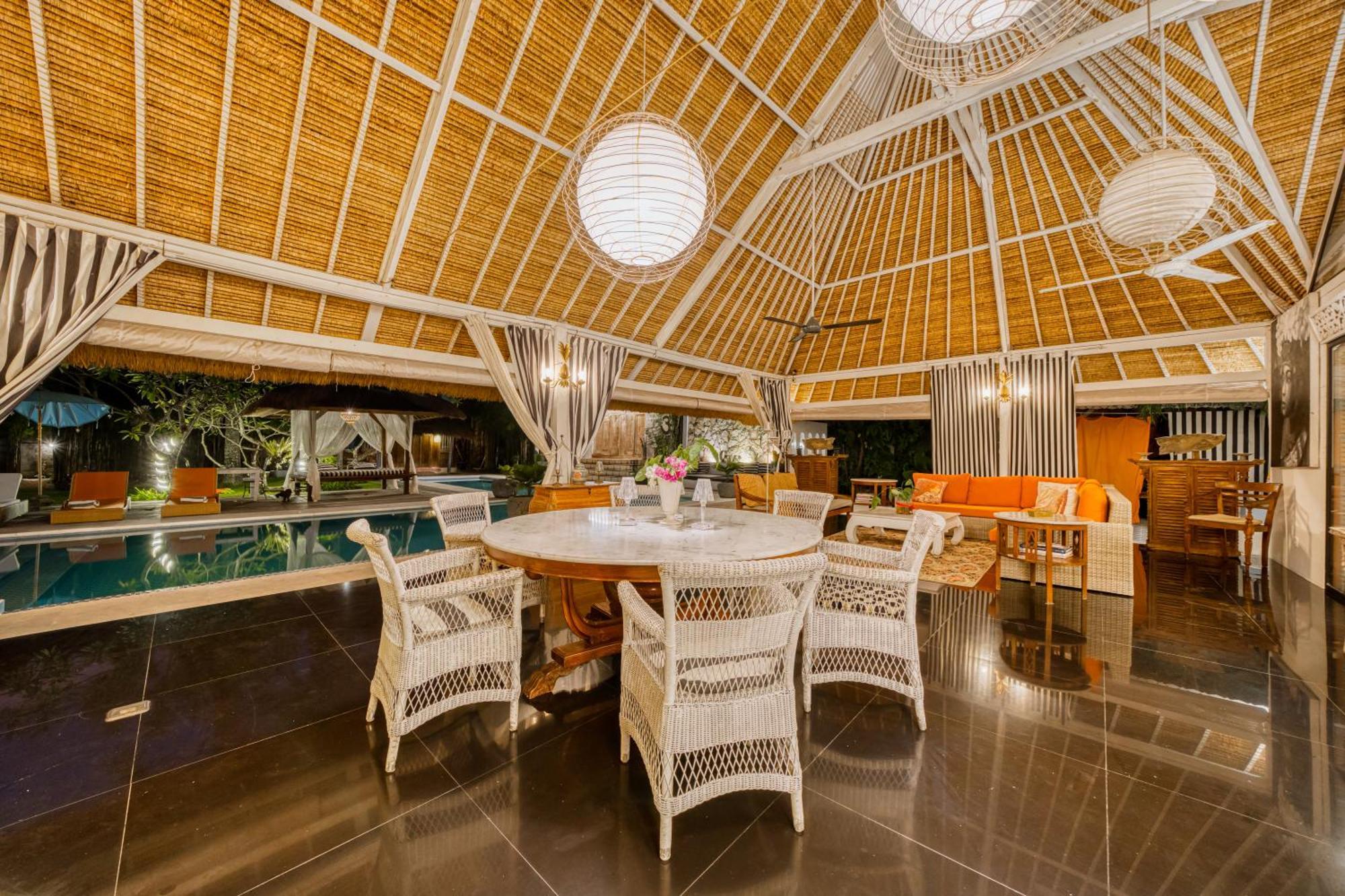 Villa Kalis, 10 Bedroom Family And Group Villa Seminyak Eksteriør billede