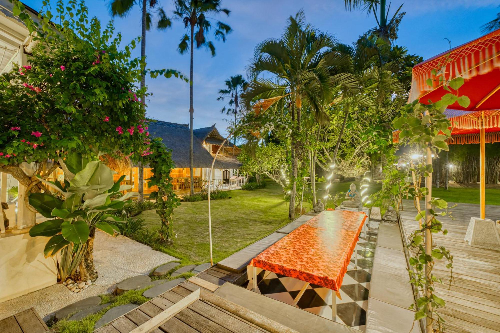 Villa Kalis, 10 Bedroom Family And Group Villa Seminyak Eksteriør billede