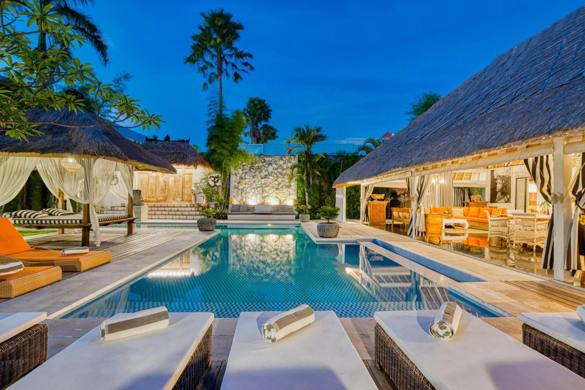 Villa Kalis, 10 Bedroom Family And Group Villa Seminyak Eksteriør billede