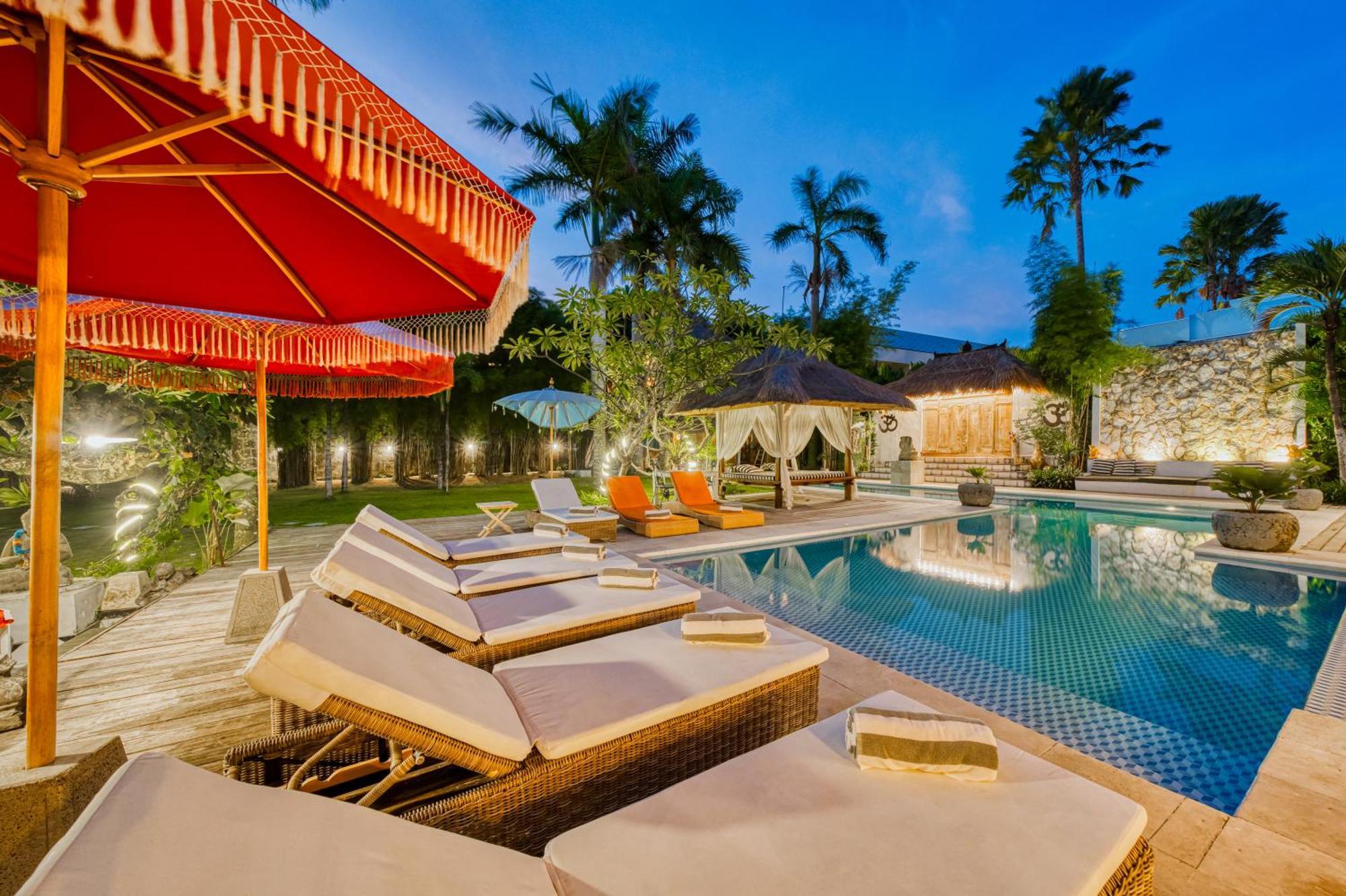 Villa Kalis, 10 Bedroom Family And Group Villa Seminyak Eksteriør billede