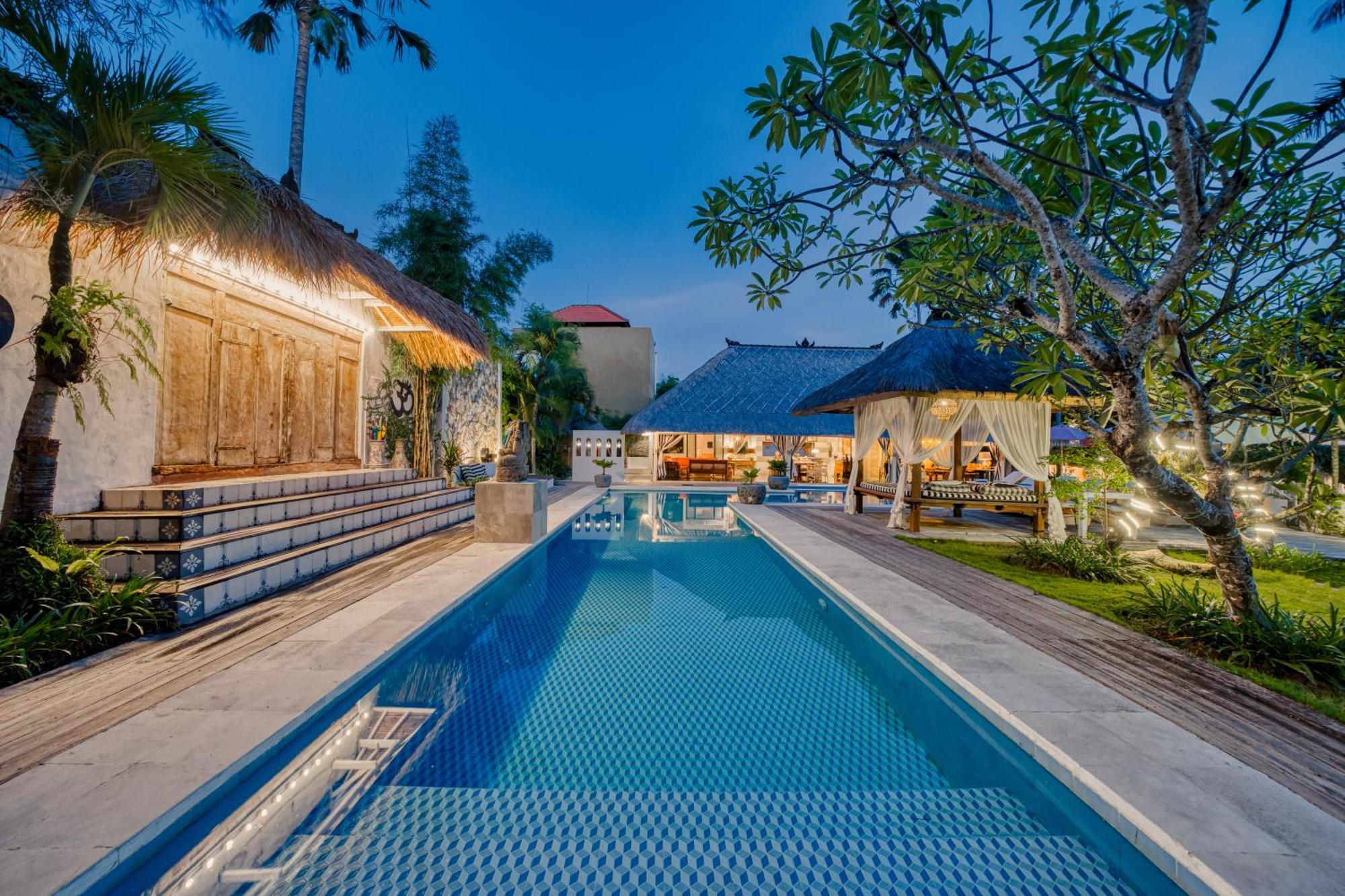 Villa Kalis, 10 Bedroom Family And Group Villa Seminyak Eksteriør billede