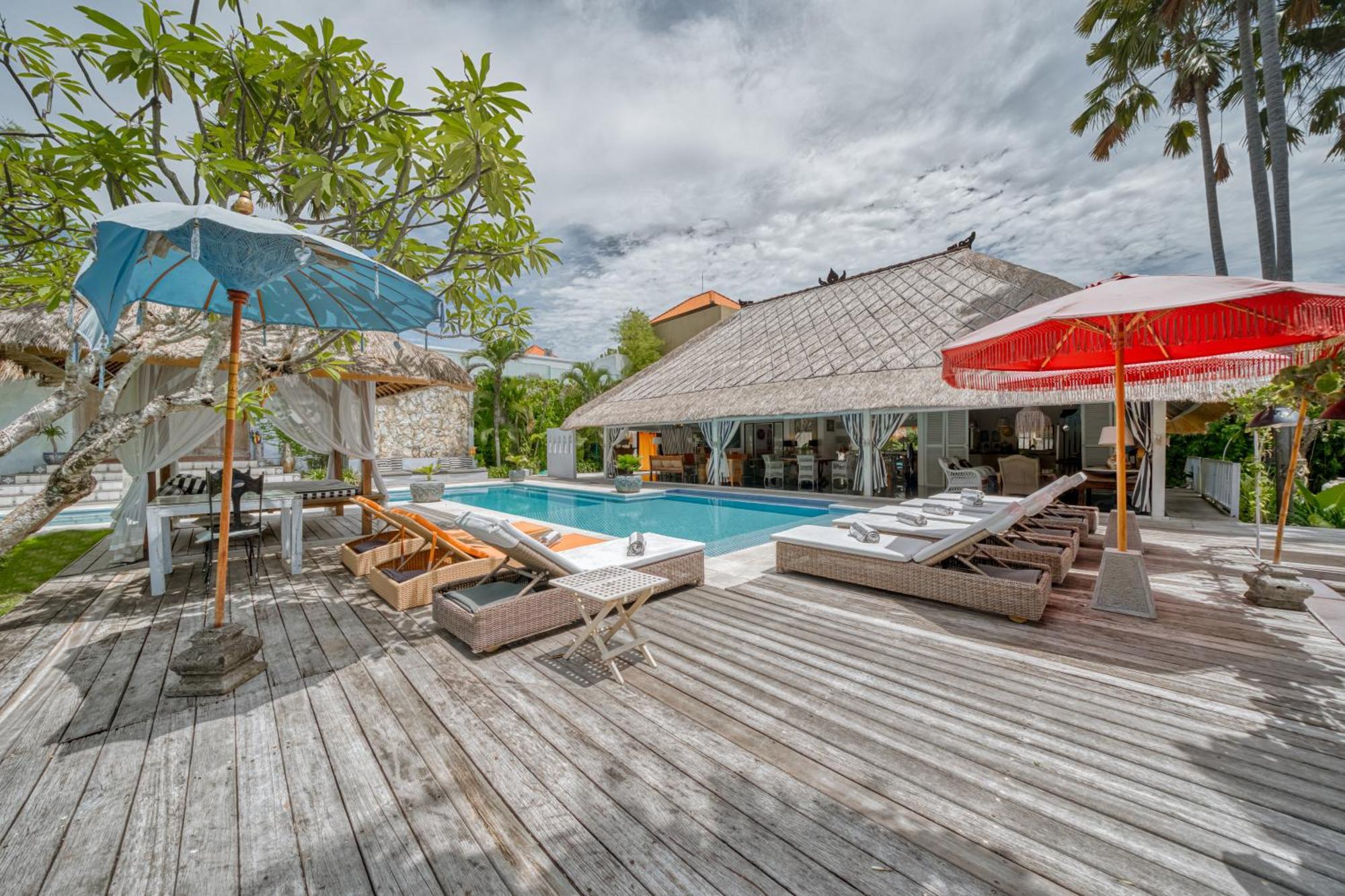 Villa Kalis, 10 Bedroom Family And Group Villa Seminyak Eksteriør billede