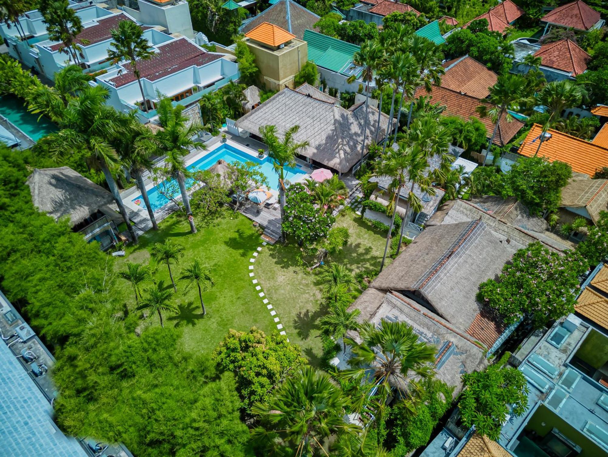 Villa Kalis, 10 Bedroom Family And Group Villa Seminyak Eksteriør billede
